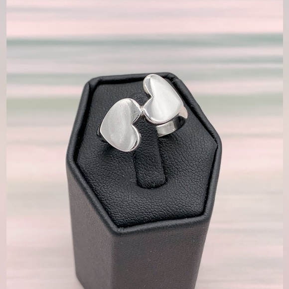 💝Super rare RETIRED double heart James Avery ring! Perfect for Valentine’s Day! - Picture 2 of 8